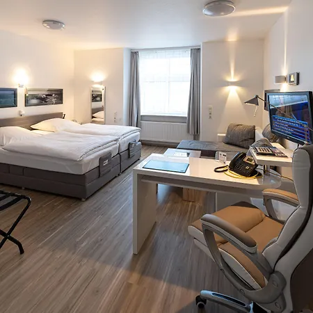 Otel Boeving Breckerfeld