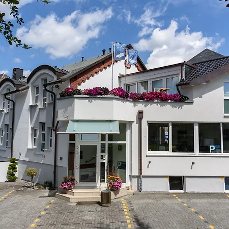 Otel Boeving Breckerfeld